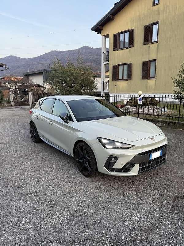 Usata Cupra Leon 150 CV (110 kW) 2024 Berlina