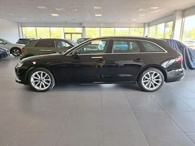 Usata Audi A4 Advanced Plus 163 CV (119 kW) 2024 Nero brillante Station wagon