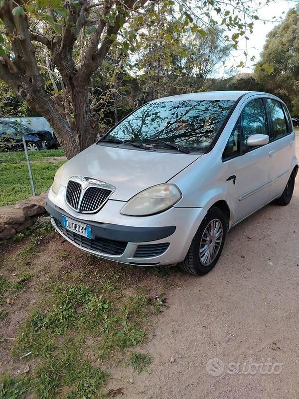 Usata 2008 Lancia Musa Monovolume | 1300 € - Immagine 1/4