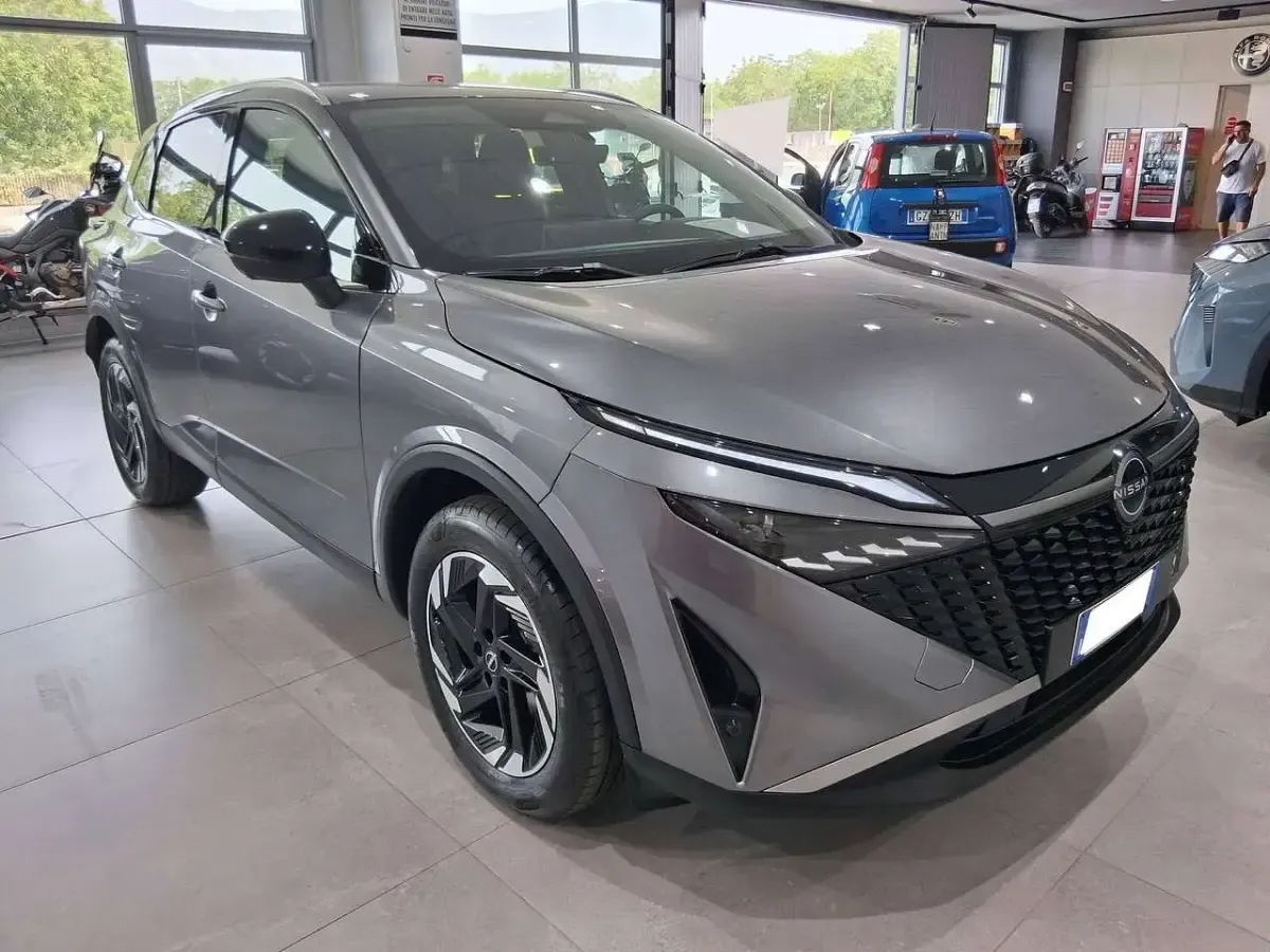 Nuova Nissan Qashqai N-Connecta 140 CV (102 kW) 2026 Dark metal grey SUV
