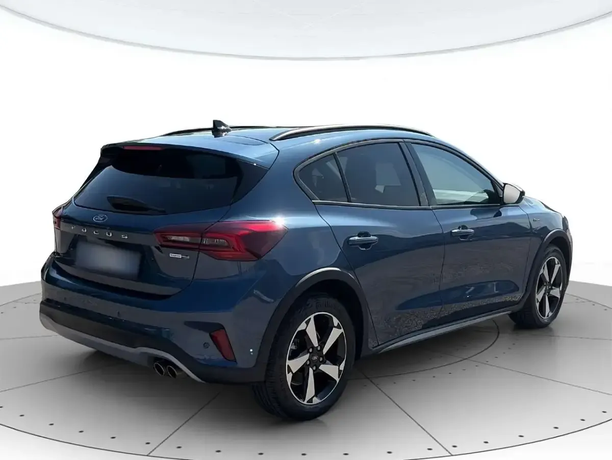 Usata Ford Focus Active 125 CV (91 kW) 2023 Blu SUV