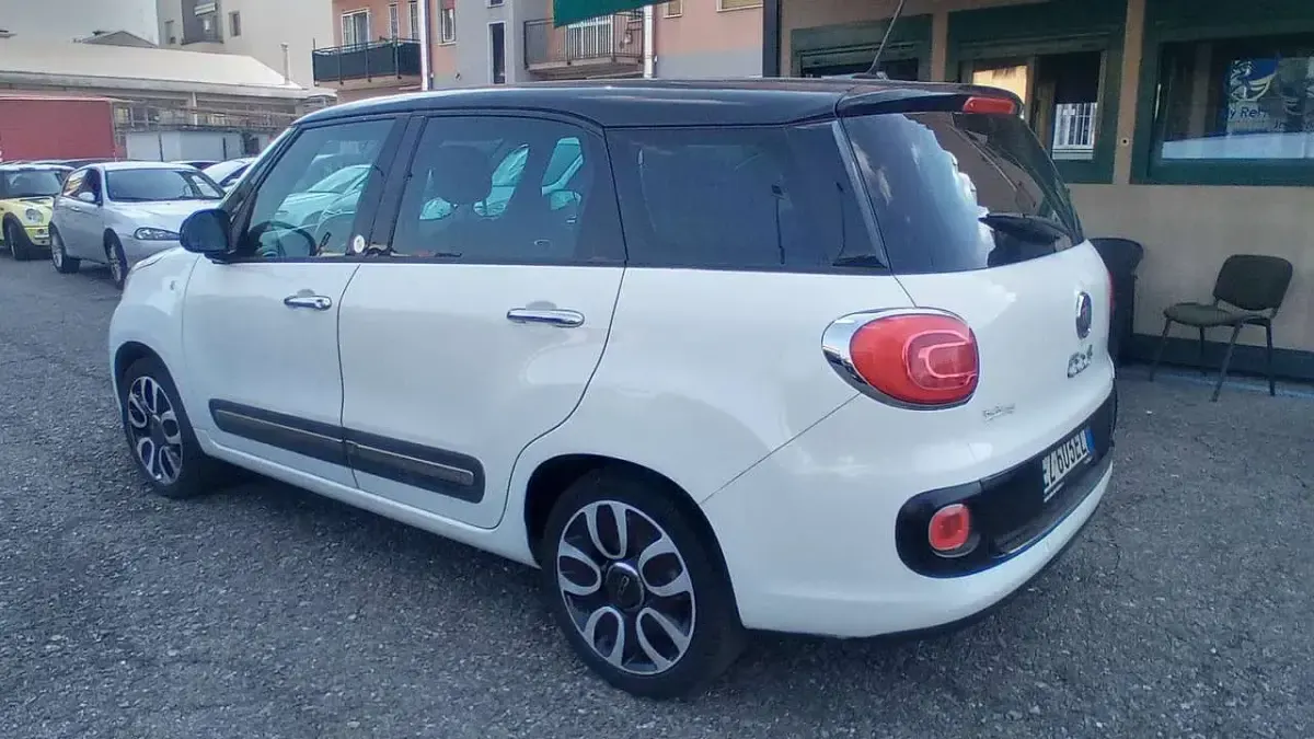 Usata Fiat 500L Living 84 CV (61 kW) 2014 Bianco Monovolume