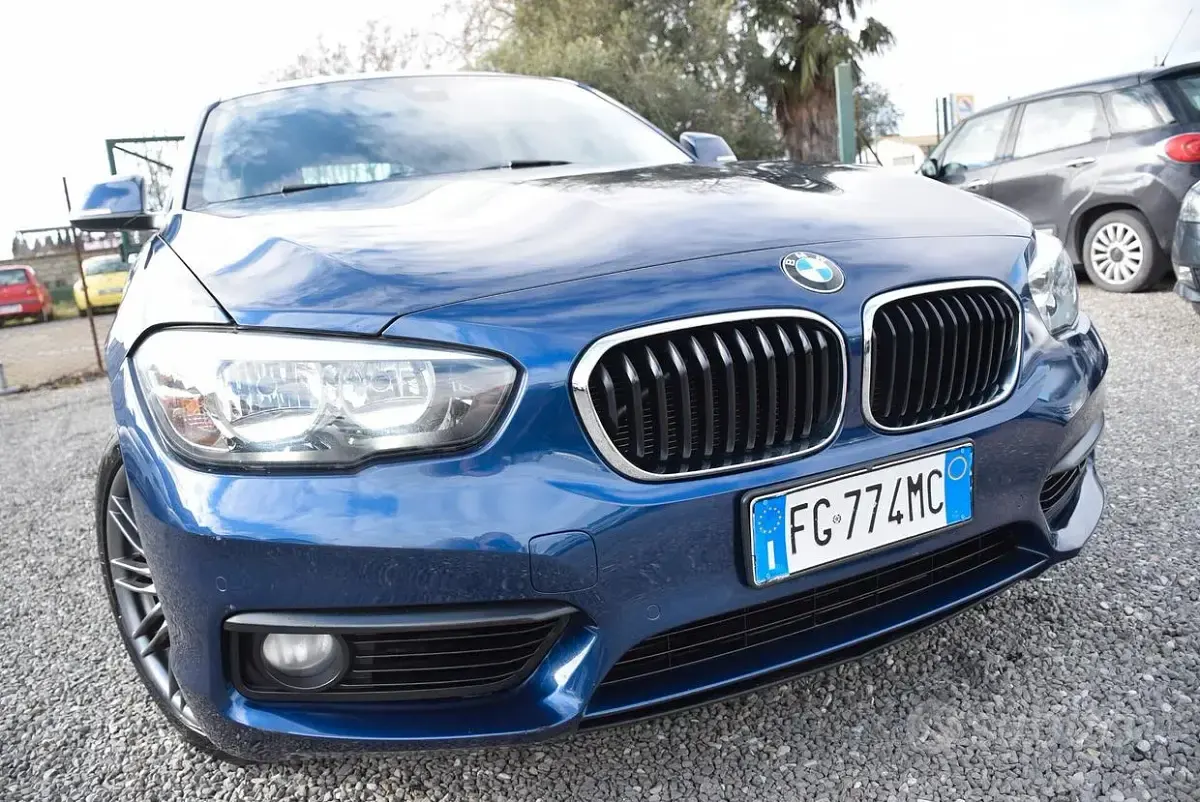 Usata BMW 118 Advantage 150 CV (110 kW) 2016 Blu/azzurro Utilitaria