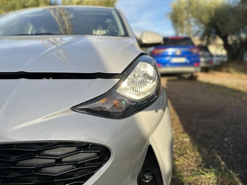 Nuova Hyundai i10 63 CV (46 kW) 2025 Lumen gray Utilitaria
