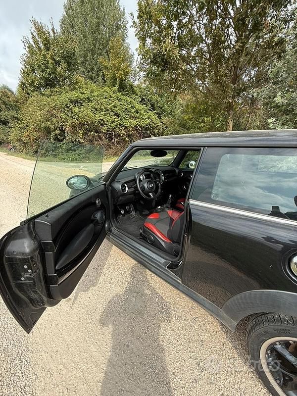 Begagnad Mini Cooper SD 143 HK (105 kW) 2011 Svart Halvkombi