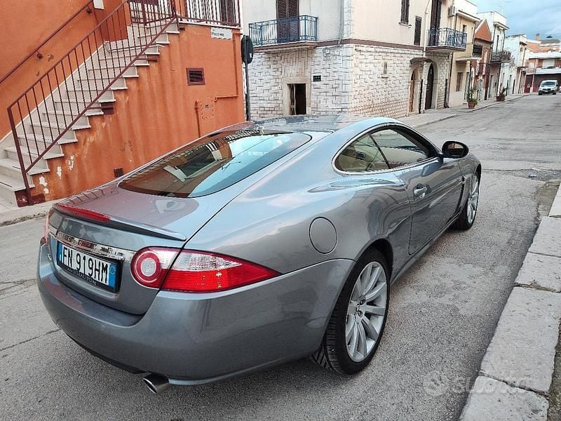 Usata Jaguar XK 258 CV (189 kW) 2009 Grigio Coupé