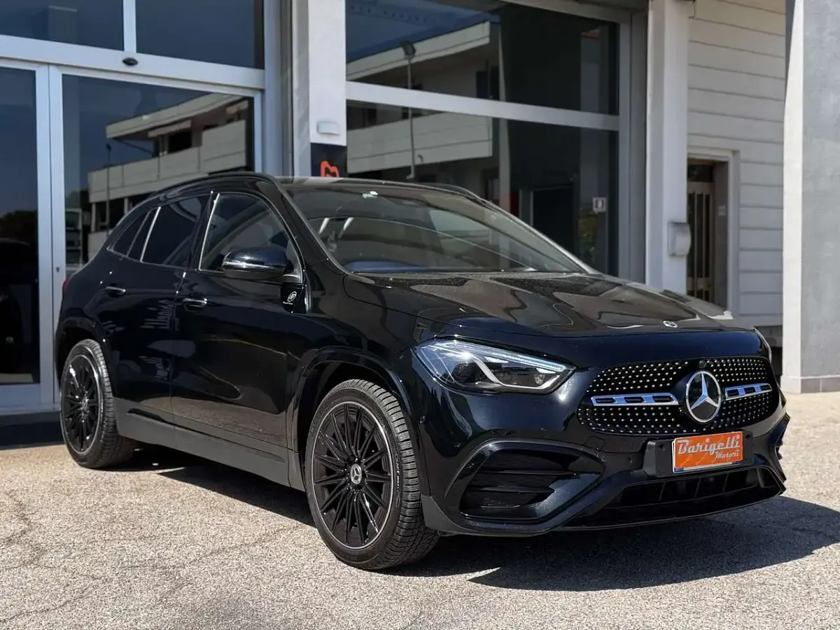 Usata Mercedes GLA200 AMG Line Premium Plus 150 CV (110 kW) 2024 Nero SUV