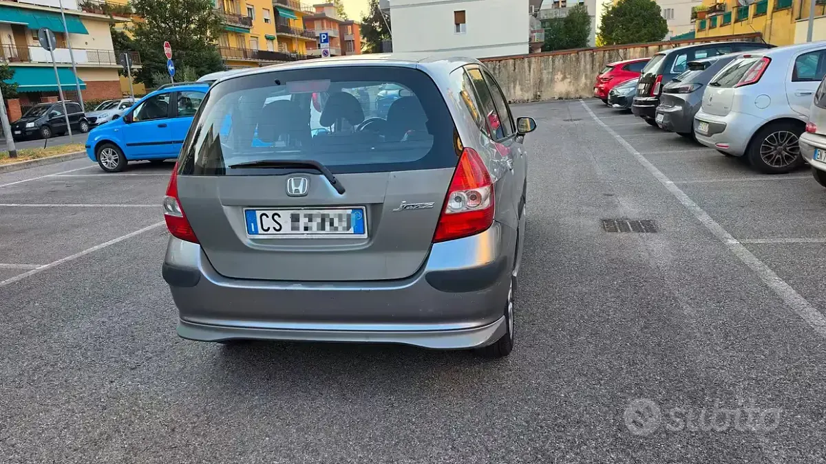 Usata Honda Jazz 83 CV (61 kW) 2004 Utilitaria