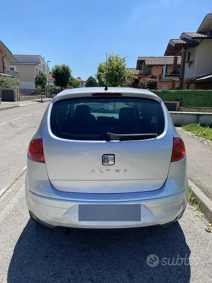 Usata Seat Altea Reference 102 CV (75 kW) 2007 Grigio Monovolume