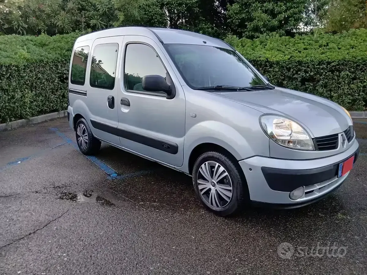 Usata Renault Kangoo 75 CV (55 kW) 2006 Grigio Monovolume