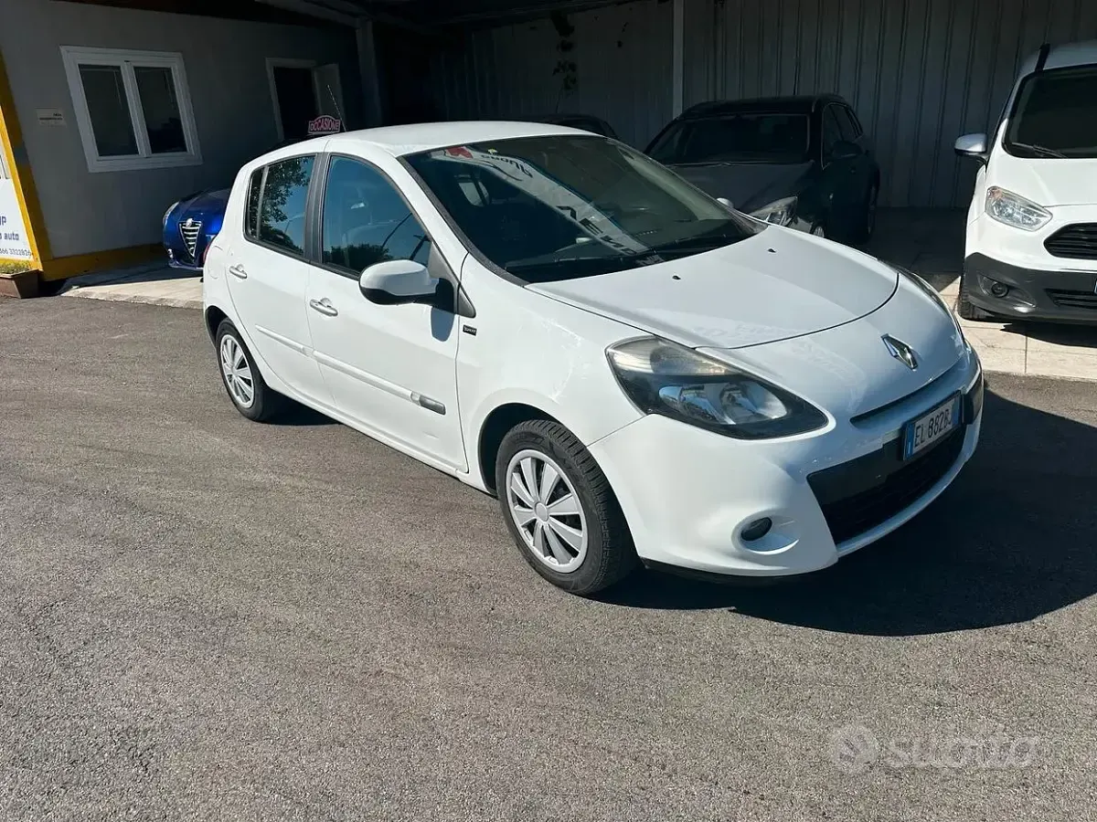 Usata Renault Clio IV 75 CV (55 kW) 2012 Bianco Berlina