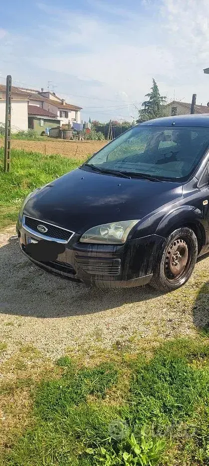 Usata Ford Focus 115 CV (84 kW) 2005 Nero Berlina