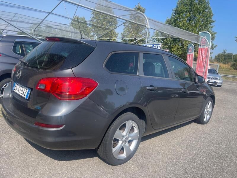 Usata Opel Astra 116 CV (85 kW) 2011 Grigio Station wagon