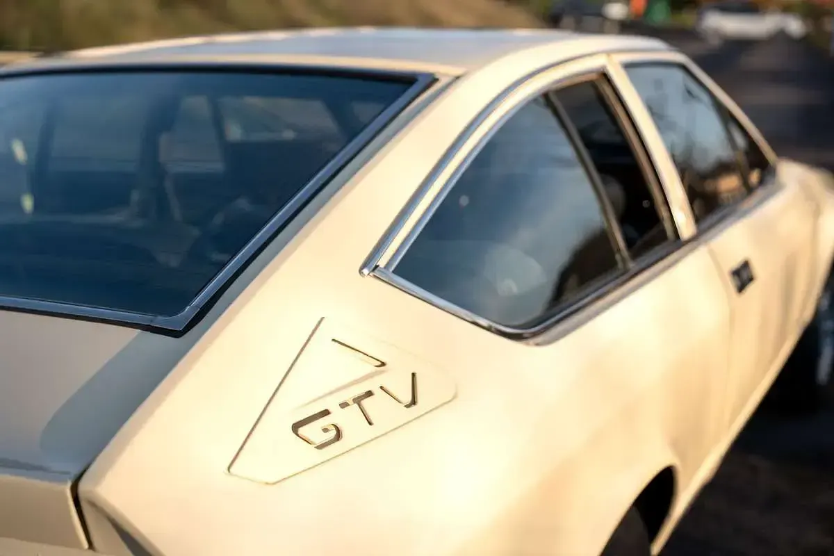 Usata Alfa Romeo GTV 118 CV (86 kW) 1978 Beige Coupé