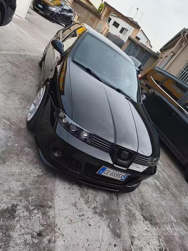 Usata Seat Leon CUPRA 225 CV (165 kW) 2003 Nero Utilitaria