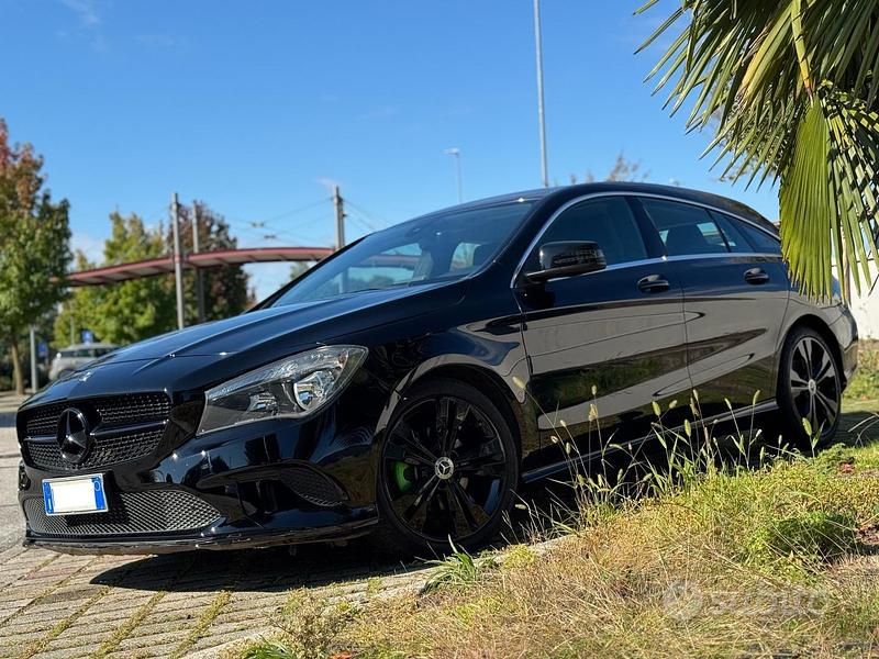 Usata Mercedes CLA200 Business 136 CV (100 kW) 2018 Nero Station wagon