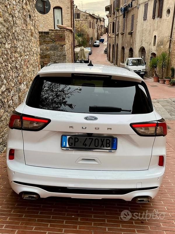 Usata Ford Kuga ST-Line 150 CV (110 kW) 2023 Bianco SUV