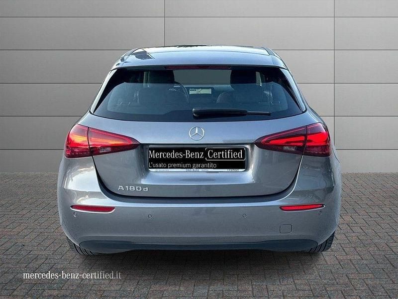 Usata Mercedes A180 Advanced 116 CV (85 kW) 2025 Grigio scuro Berlina