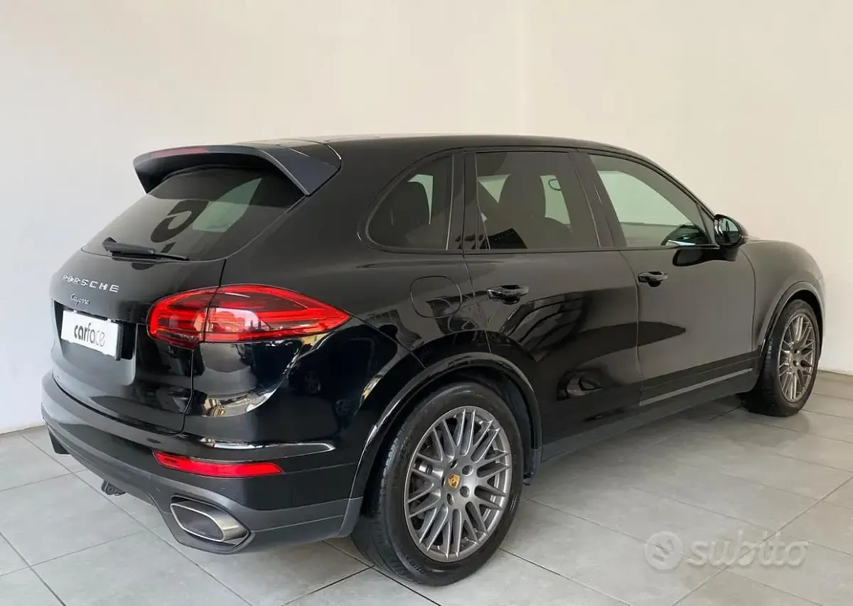 Usata Porsche Cayenne Platinum Edition 250 CV (183 kW) 2016 Nero SUV