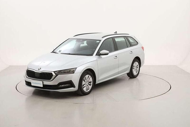 Argento Usata 2022 Skoda Octavia Executive Station wagon | 16.590 € (Super prezzo) - Immagine 1/4