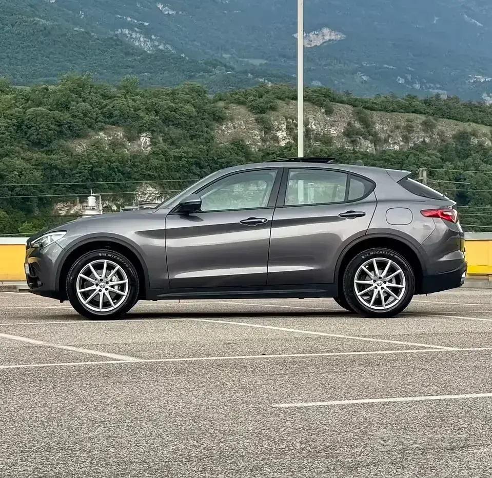 Usata Alfa Romeo Stelvio Executive 210 CV (154 kW) 2017 Nero SUV