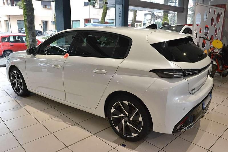 Usata Peugeot 308 Allure 131 CV (96 kW) 2022 Bianco madreperla Berlina