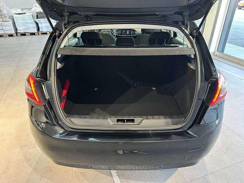 Usata Peugeot 308 Active 102 CV (75 kW) 2019 Nero Berlina