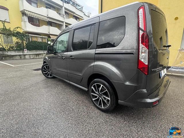 Usata Ford Tourneo Connect Titanium 120 CV (88 kW) 2016 Grigio Monovolume