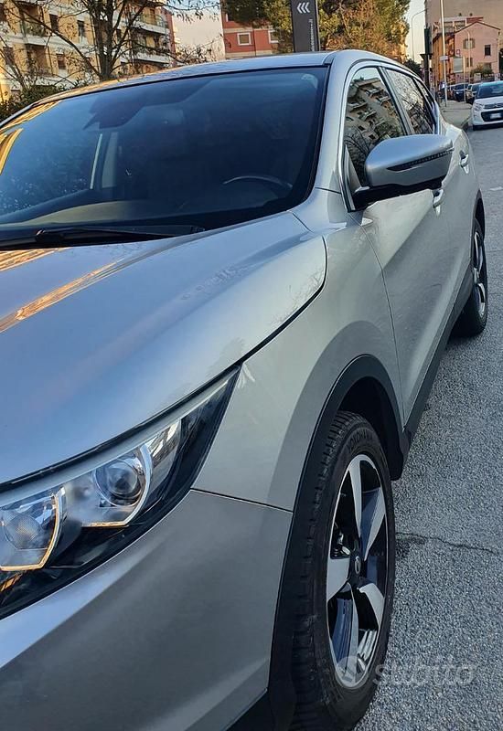 Usata Nissan Qashqai 131 CV (96 kW) 2016 Grigio SUV