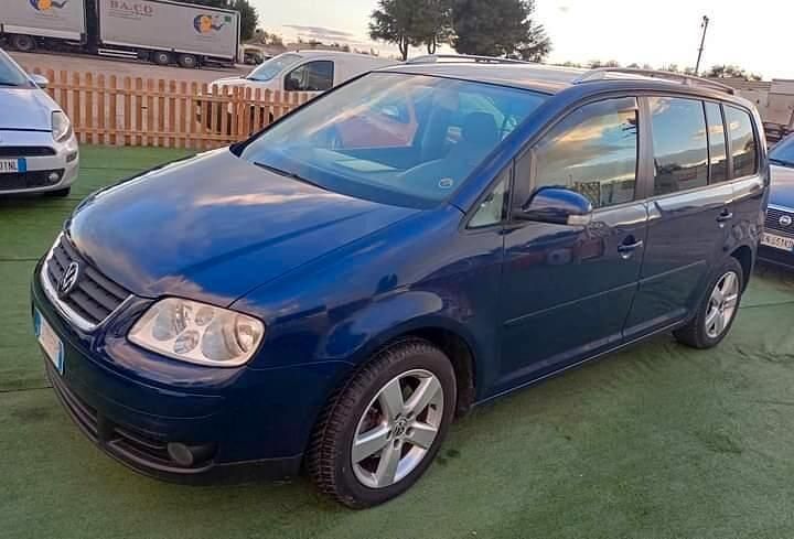Usata VW Touran Highline 140 CV (102 kW) 2006 Blu Monovolume