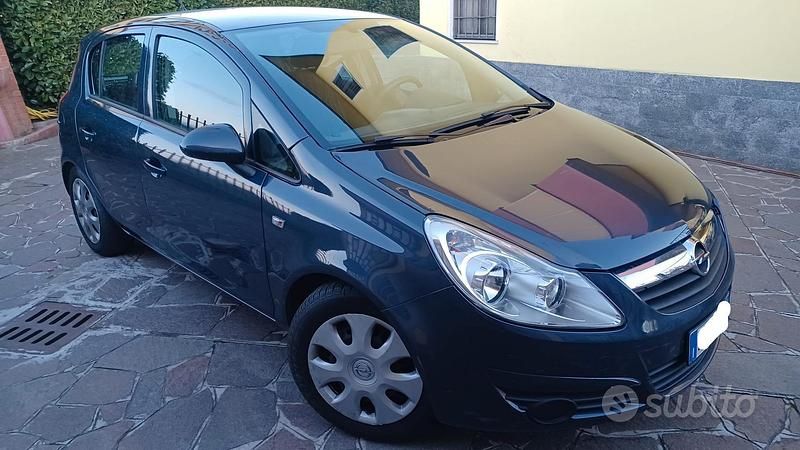 Usata Opel Corsa 80 CV (58 kW) 2010 Blu Utilitaria