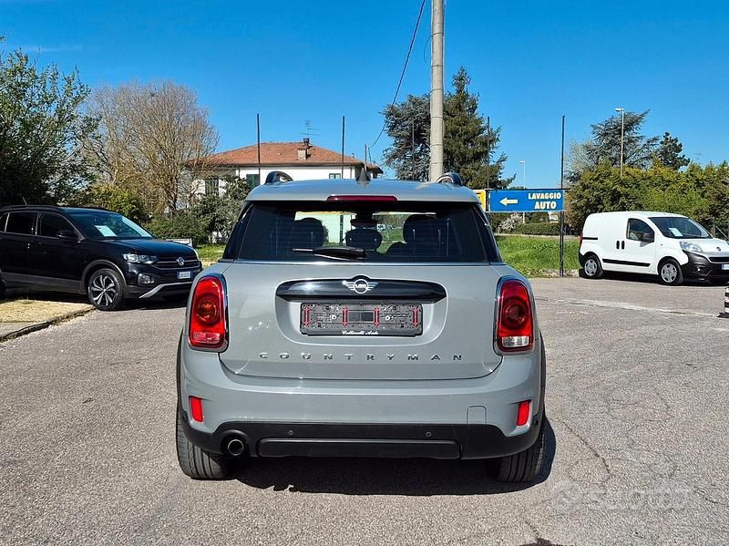 Usata Mini One Countryman Chili 102 CV (75 kW) 2018 Grey moonwalk metallizzato SUV