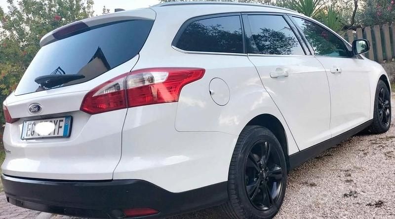 Usata Ford Focus 2011 Bianco Station wagon