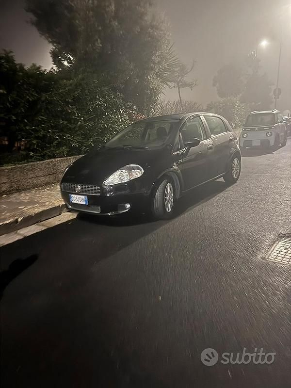 Usata Fiat Grande Punto 75 CV (55 kW) 2007 Nero Utilitaria