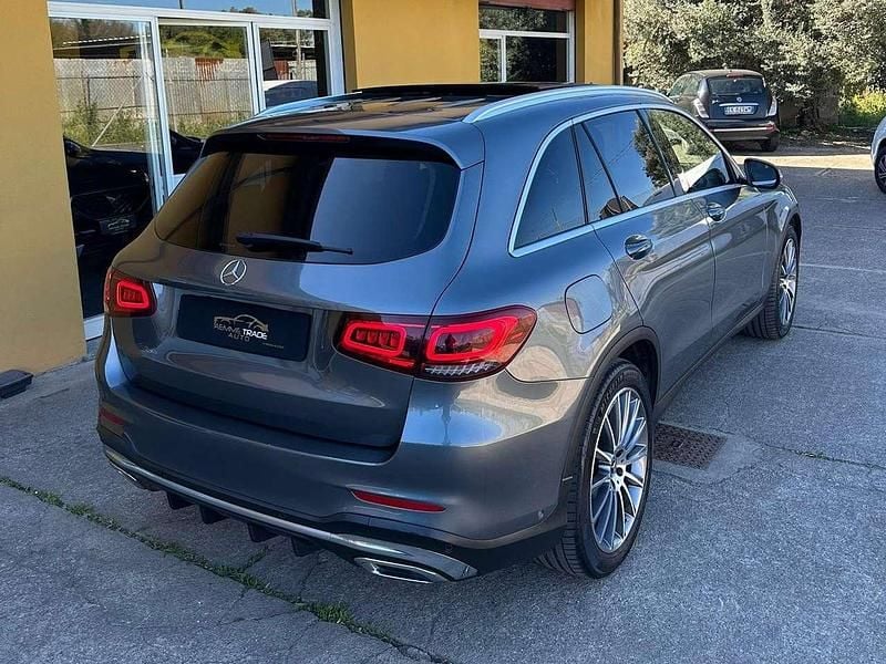 Usata Mercedes GLC200 Premium 163 CV (119 kW) 2019 Grigio montagna SUV