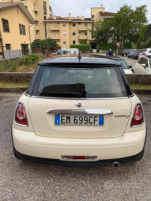 Begagnad Mini Cooper Coupé 112 HK (82 kW) 2012 Vit Sportkupé