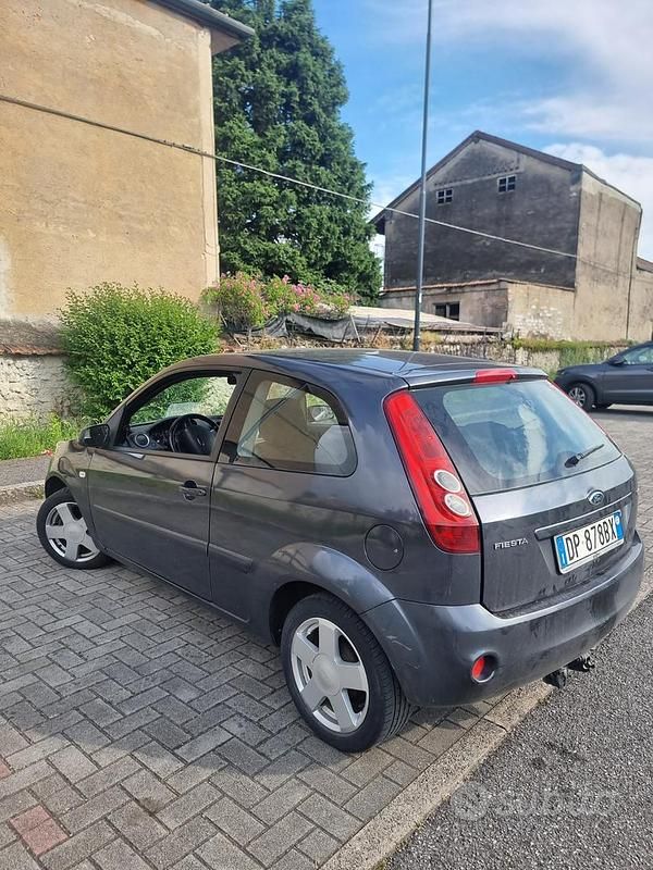 Usata 2008 Ford Fiesta Ghia | 1500 € - Immagine 1/4