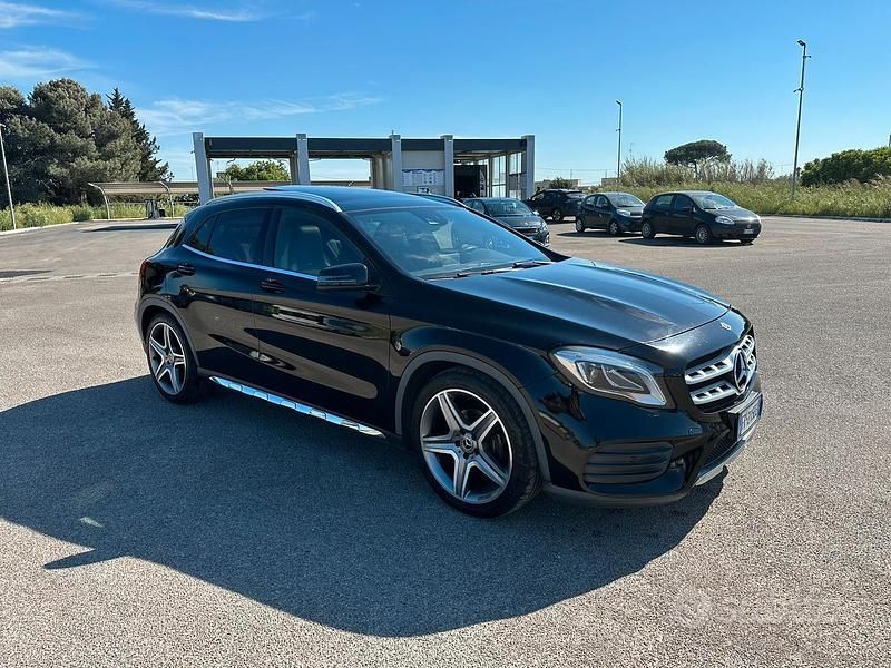 Usata Mercedes GLA200 Premium 136 CV (100 kW) 2018 Nero SUV