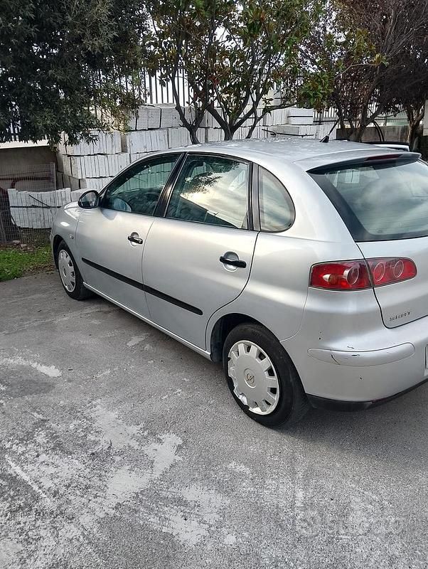 Usata Seat Ibiza 2006 Grigio Utilitaria