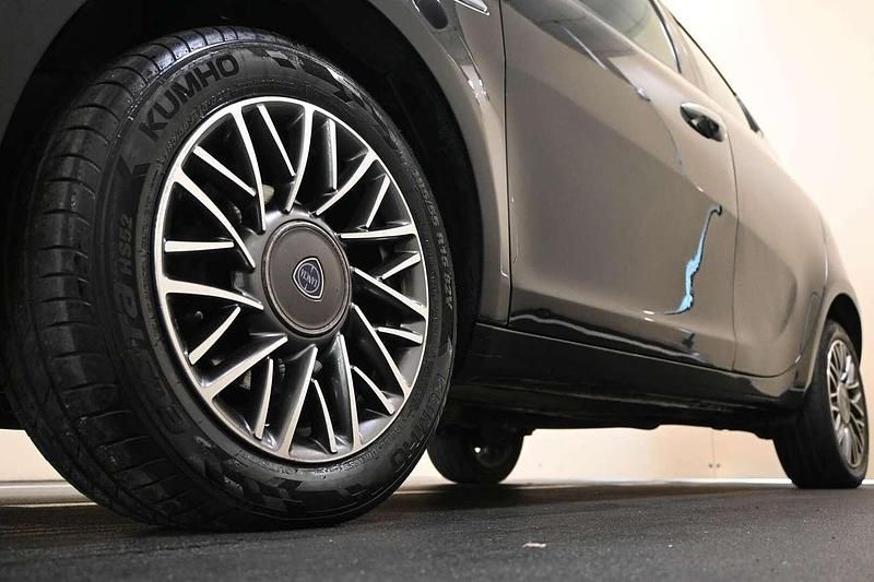 Usata Lancia Ypsilon Gold 69 CV (50 kW) 2023 Nero Utilitaria