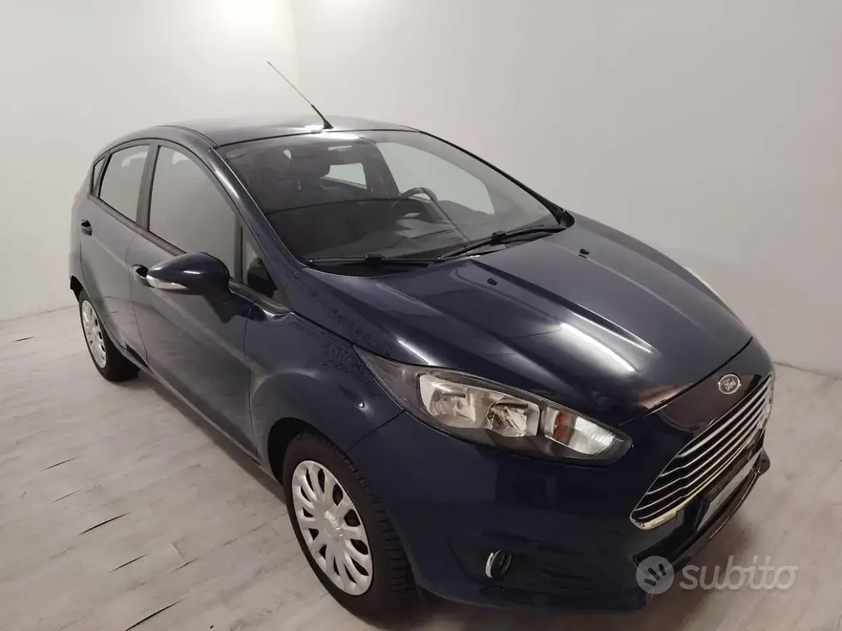 Usata Ford Fiesta Titanium 95 CV (69 kW) 2016 Bluazzurro Utilitaria