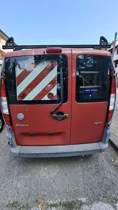 Usata Fiat Doblò Active 103 CV (75 kW) 2004 Rosso Monovolume