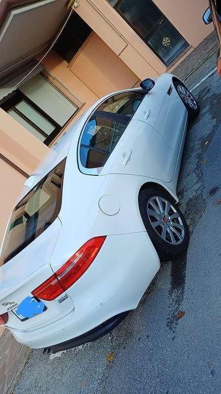Usata Jaguar XE Pure 179 CV (131 kW) 2017 Bianco Berlina