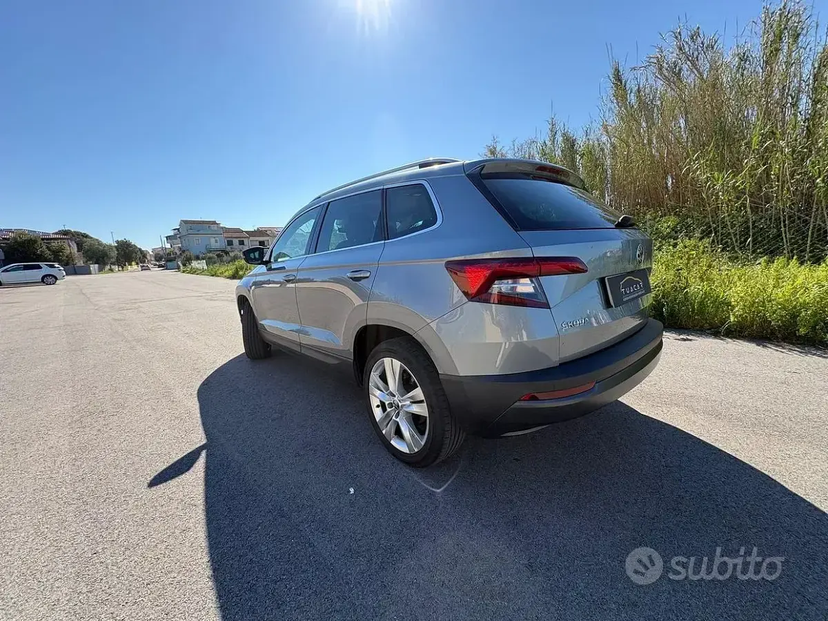 Usata Skoda Karoq Executive 148 CV (108 kW) 2018 Grigio SUV