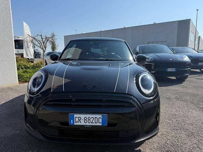 Usado Mini Cooper Premium 136 HP (100 kW) 2023 Preto Citadino