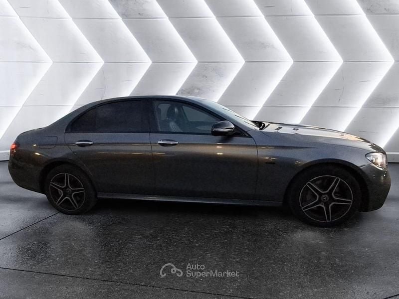 Usata Mercedes E300 Premium Plus 306 CV (225 kW) 2020 Grigio Berlina