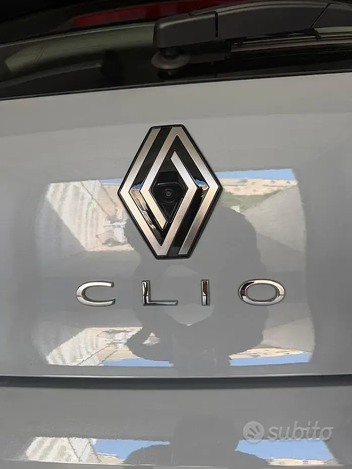 Usata Renault Clio 90 CV (66 kW) 2024 Grigio Utilitaria