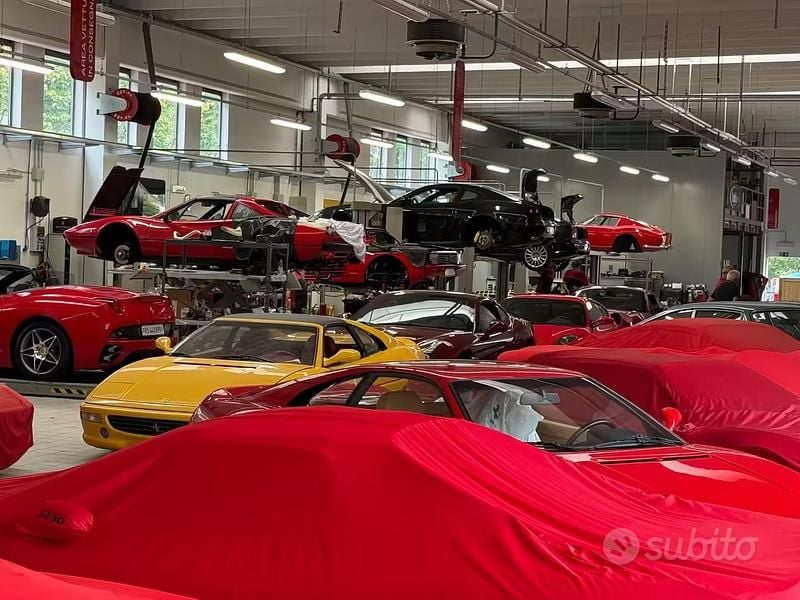 Usata Ferrari 458 599 CV (440 kW) 2015 Rosso Cabrio