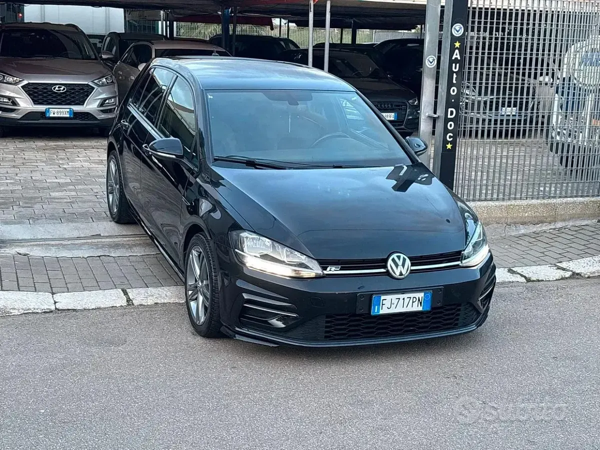Usata VW Golf VII R-line 116 CV (85 kW) 2017 Nero Berlina