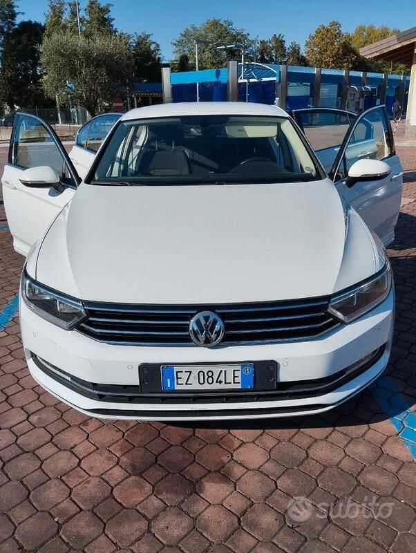 Usata VW Passat 150 CV (110 kW) 2015 Bianco Berlina